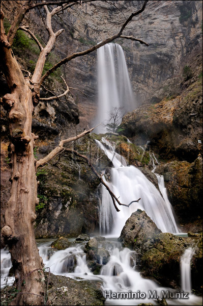 Nacimiento del río Mundo Nacimiento del río Mundo